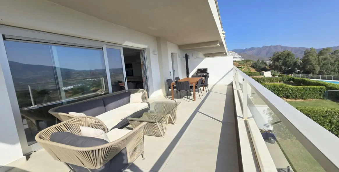 Sale of middle floor apartment in La Cala Golf 18