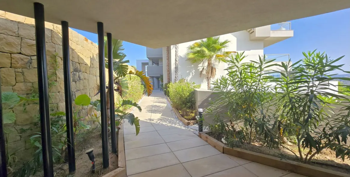 Продажа апартаментов на среднем этаже в La Cala Golf 28