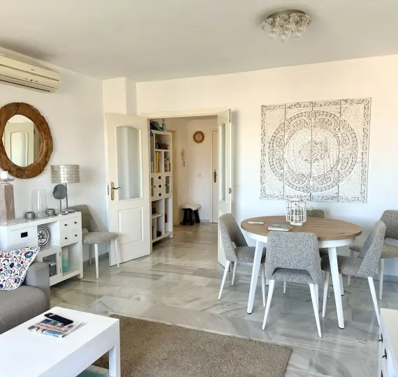 Продажа апартаментов на среднем этаже в Los Boliches