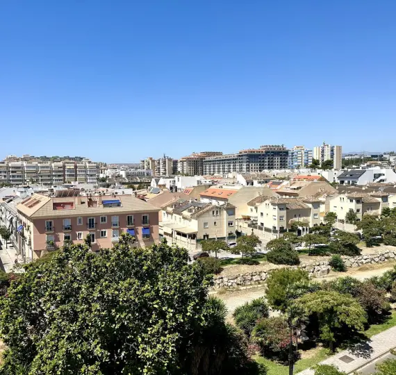 Продажа апартаментов на среднем этаже в Los Boliches