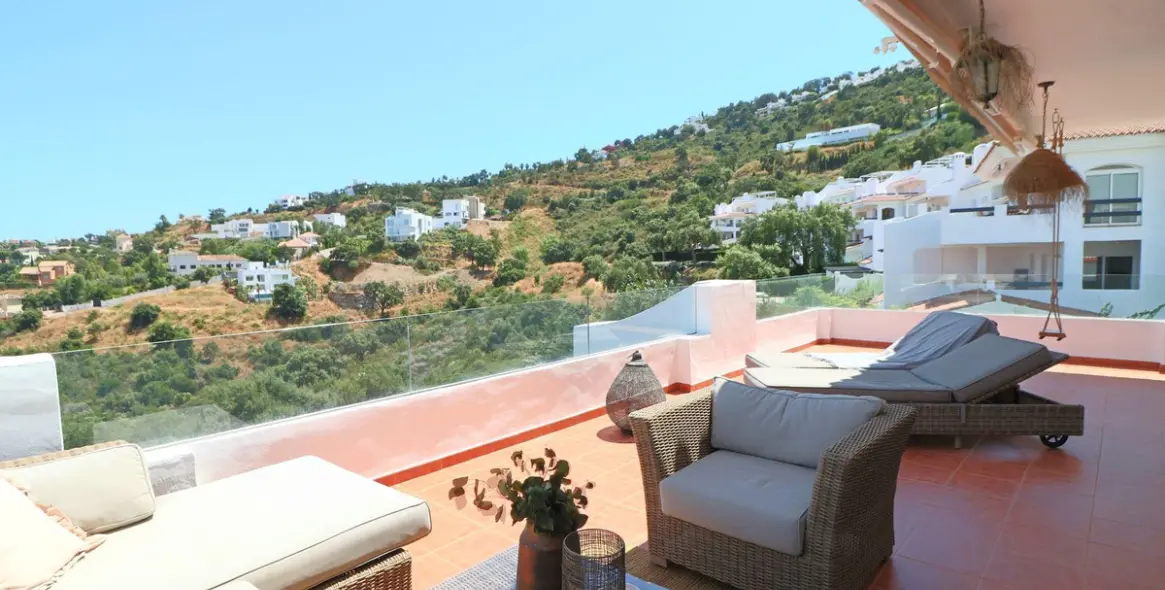 Продажа апартаментов на среднем этаже в La Mairena 6