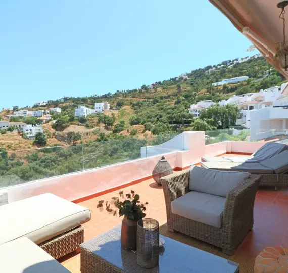 Продажа апартаментов на среднем этаже в La Mairena