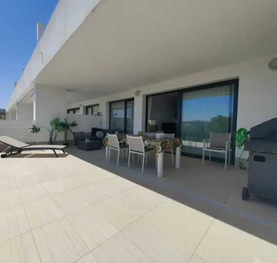 Middle floor apartment R5111299