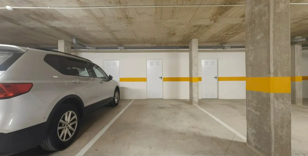 Sale of middle floor apartment in Estepona 30