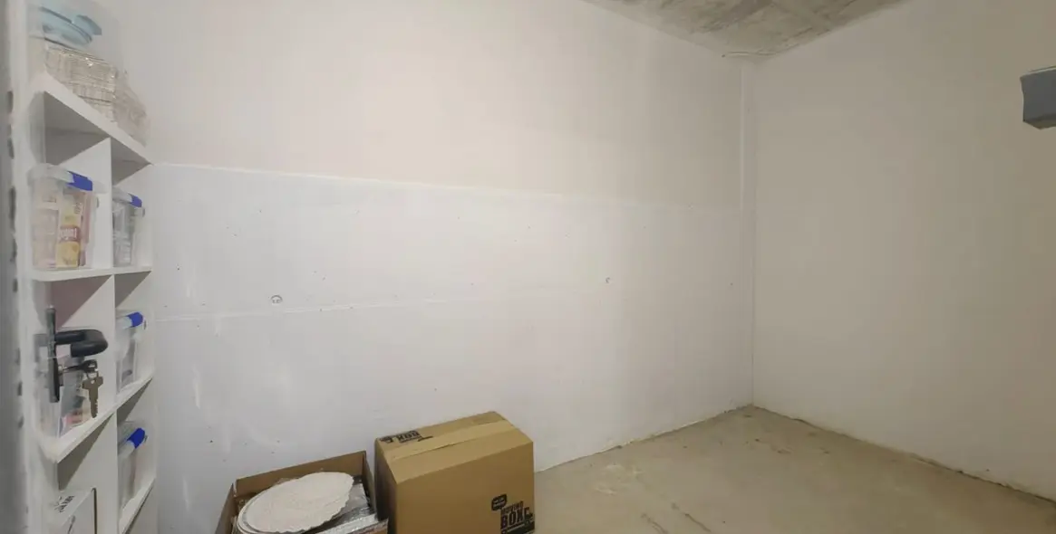 Sale of middle floor apartment in Estepona 32