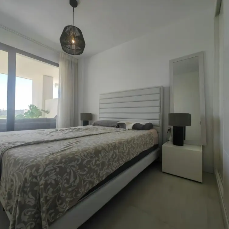Продажа апартаментов на среднем этаже в Estepona