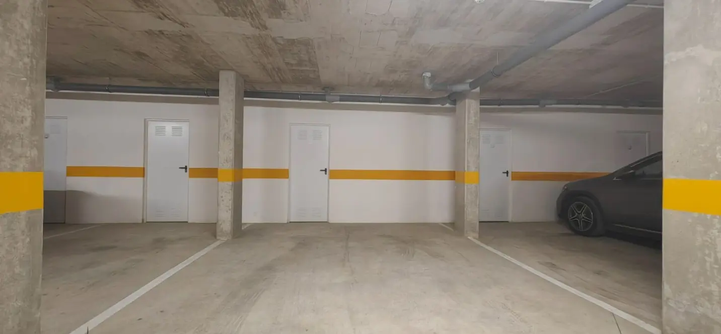 Продажа апартаментов на среднем этаже в Estepona 4