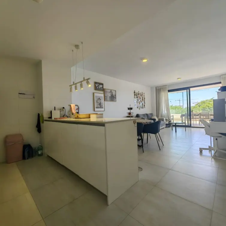 Продажа апартаментов на среднем этаже в Estepona