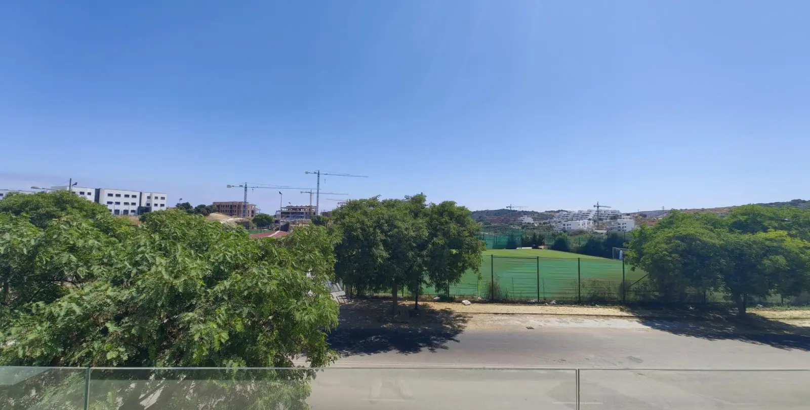Sale of middle floor apartment in Estepona 17