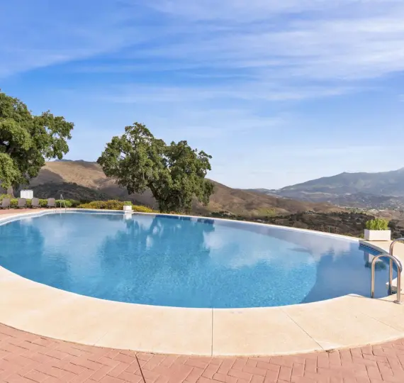 Продажа апартаментов на среднем этаже в La Mairena