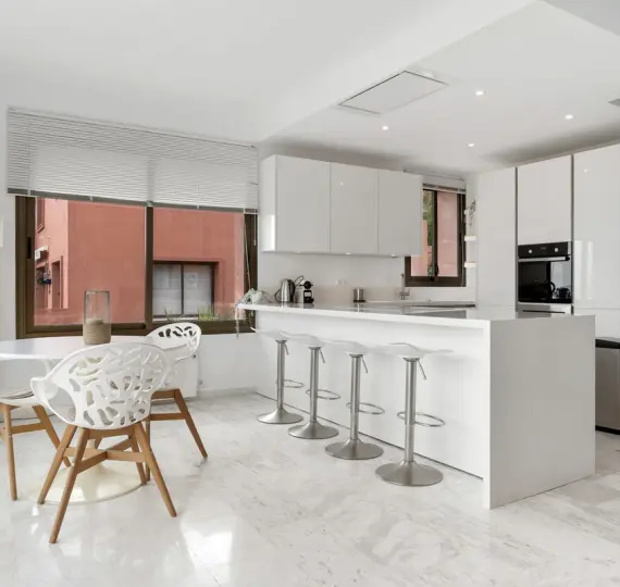 Продажа апартаментов на среднем этаже в La Mairena