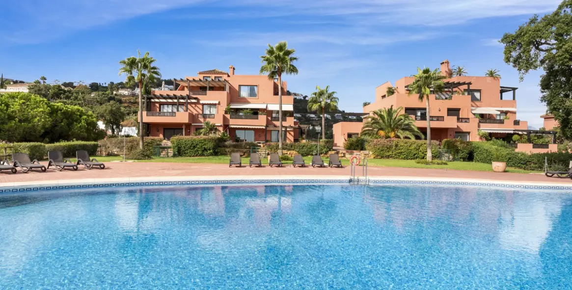 Продажа апартаментов на среднем этаже в La Mairena 4