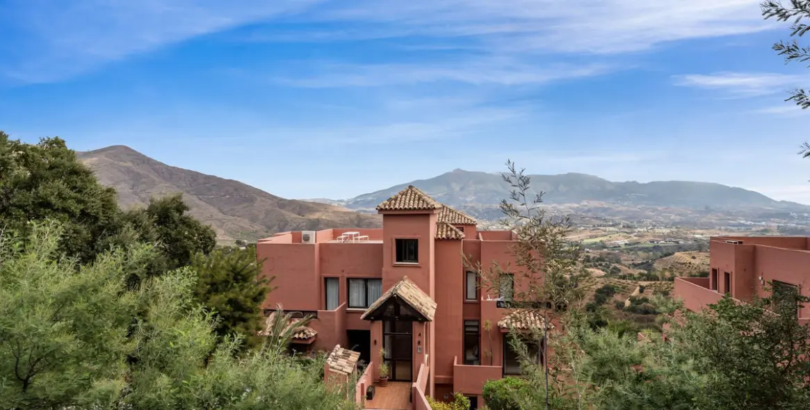 Продажа апартаментов на среднем этаже в La Mairena 13