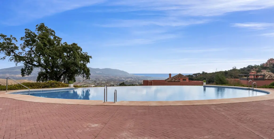 Продажа апартаментов на среднем этаже в La Mairena 15