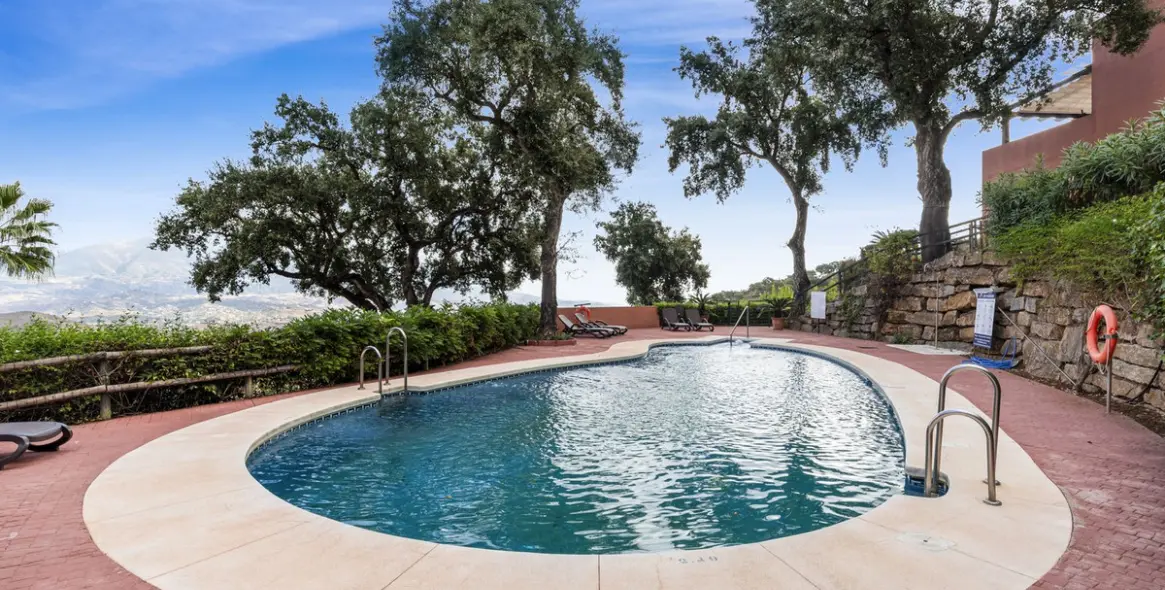 Продажа апартаментов на среднем этаже в La Mairena 17