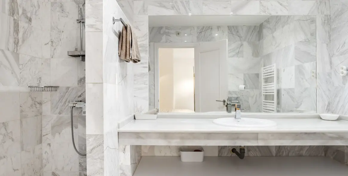 Sale of middle floor apartment in La Mairena 23