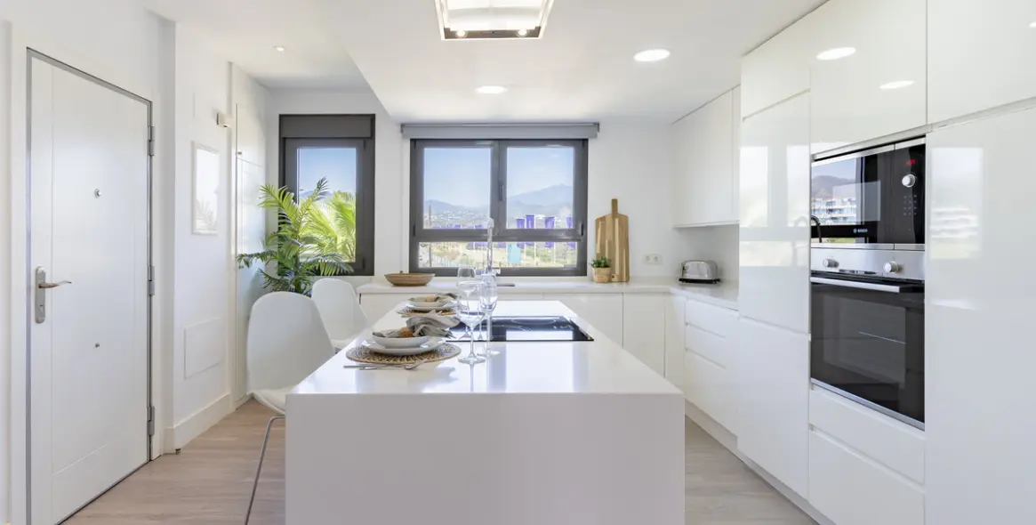 Sale of middle floor apartment in Estepona (district Estepona) 3