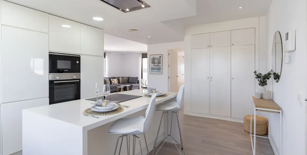 Sale of middle floor apartment in Estepona (district Estepona) 9