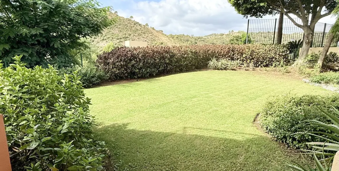 Продажа апартаментов на первом этаже в Los Arqueros 40