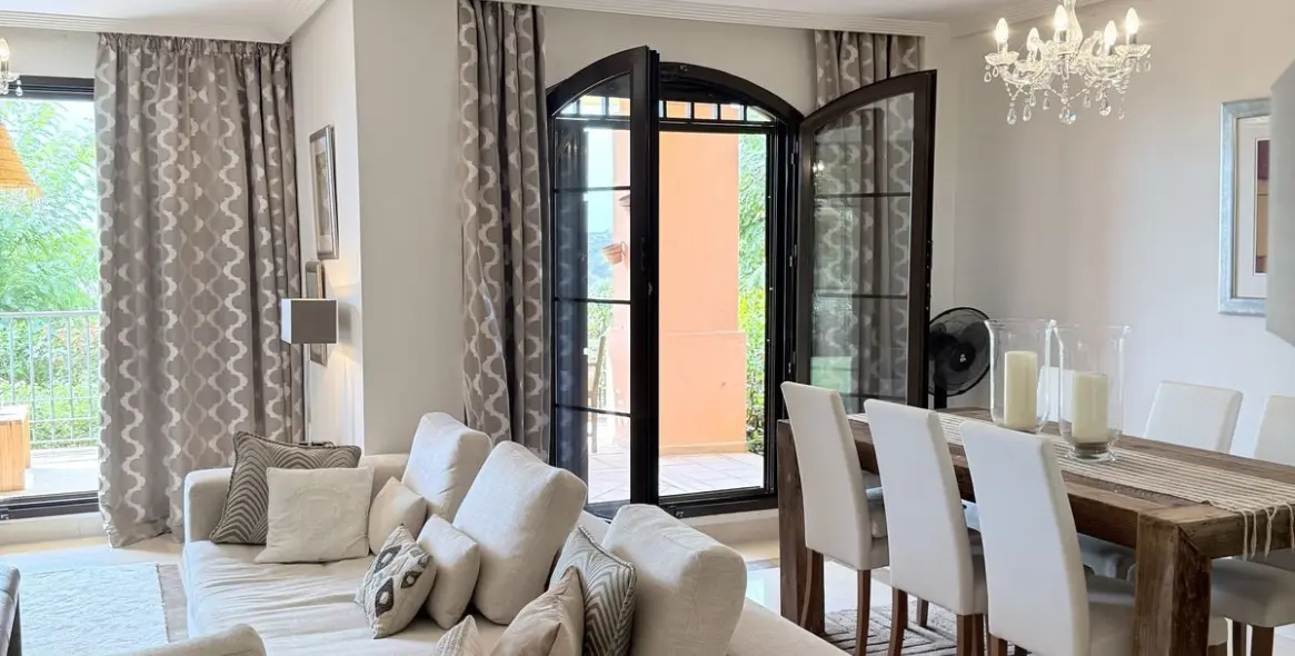 Продажа апартаментов на первом этаже в Los Arqueros 47