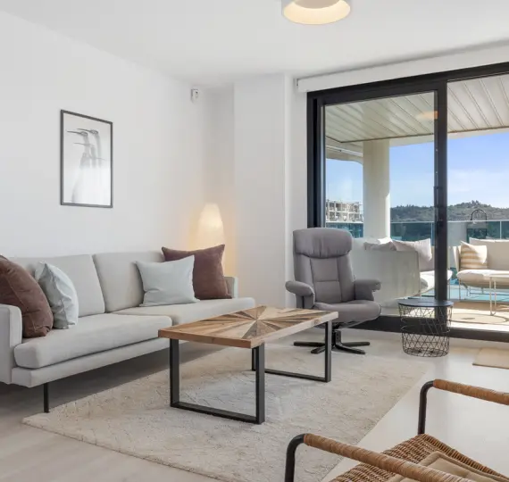 Sale of middle floor apartment in Las Lagunas