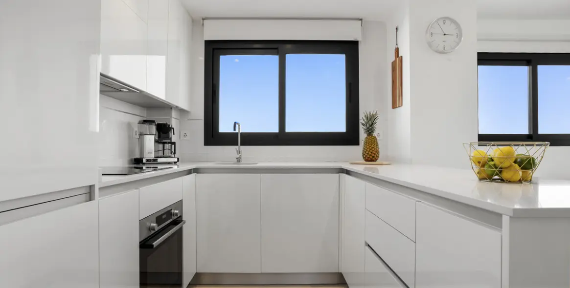 Продажа апартаментов на среднем этаже в Las Lagunas 6