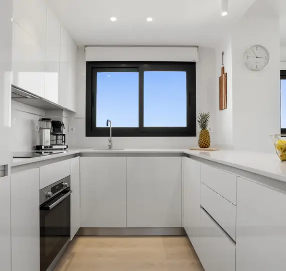 Sale of middle floor apartment in Las Lagunas