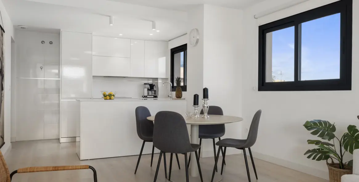 Продажа апартаментов на среднем этаже в Las Lagunas 7