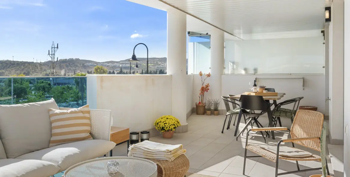 Продажа апартаментов на среднем этаже в Las Lagunas 10