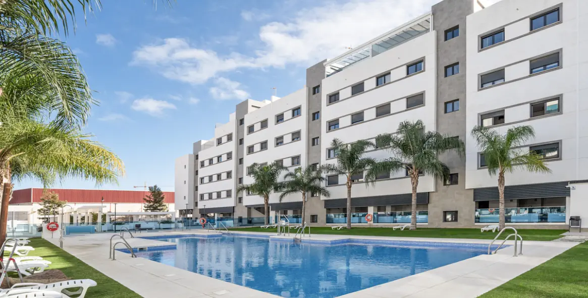 Sale of middle floor apartment in Las Lagunas 22