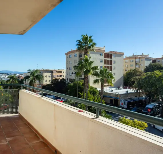 Middle floor apartment R5228632