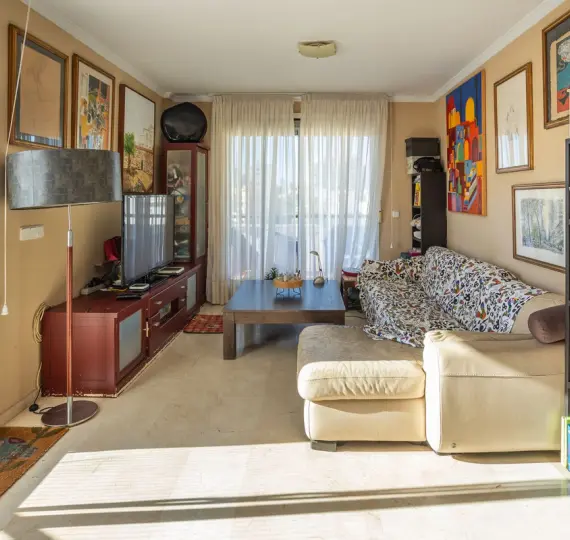 Middle floor apartment R5228632