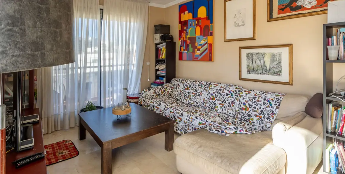 Sale of middle floor apartment in Estepona (district Estepona) 5