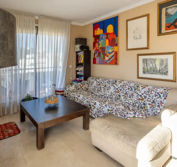 Middle floor apartment R5228632