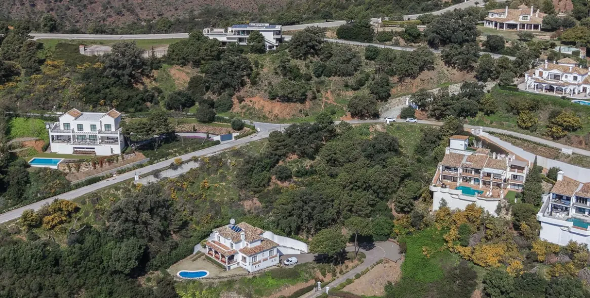 Продажа  жилого участка в Benahavís 3