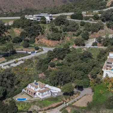 Sale of residential plot in Benahavís