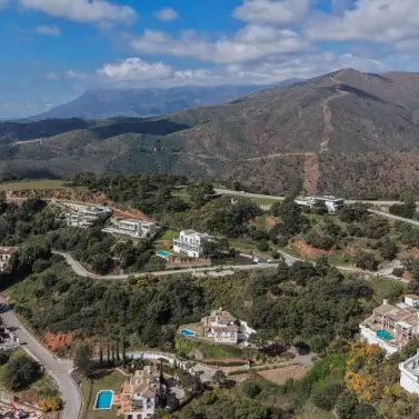 Sale of residential plot in Benahavís