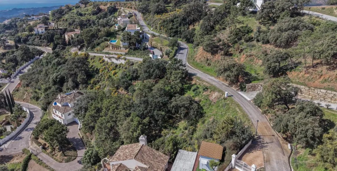 Продажа  жилого участка в Benahavís 13