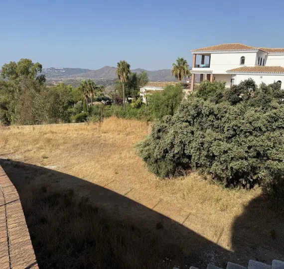 Sale of residential plot in Valtocado