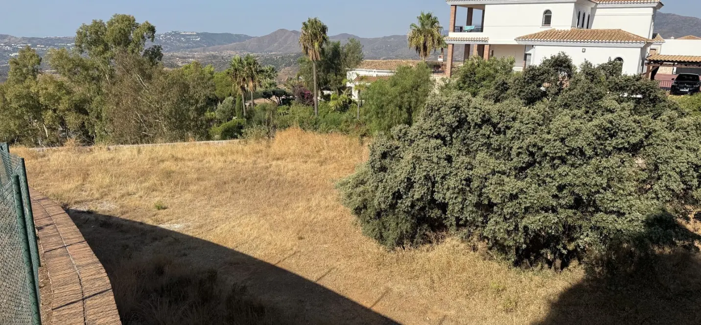 Venta de parcela residencial en Valtocado 4