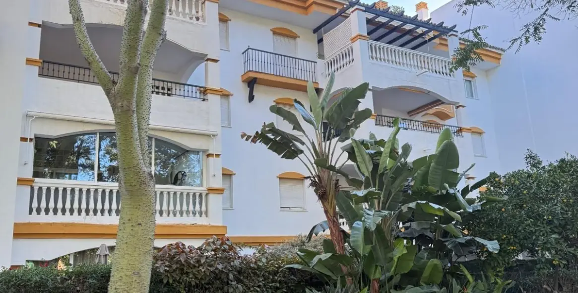 Продажа апартаментов на среднем этаже в Marbella 1