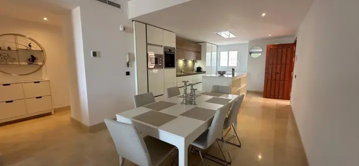 Venta de apartamento en planta baja en Nueva Andalucía 2