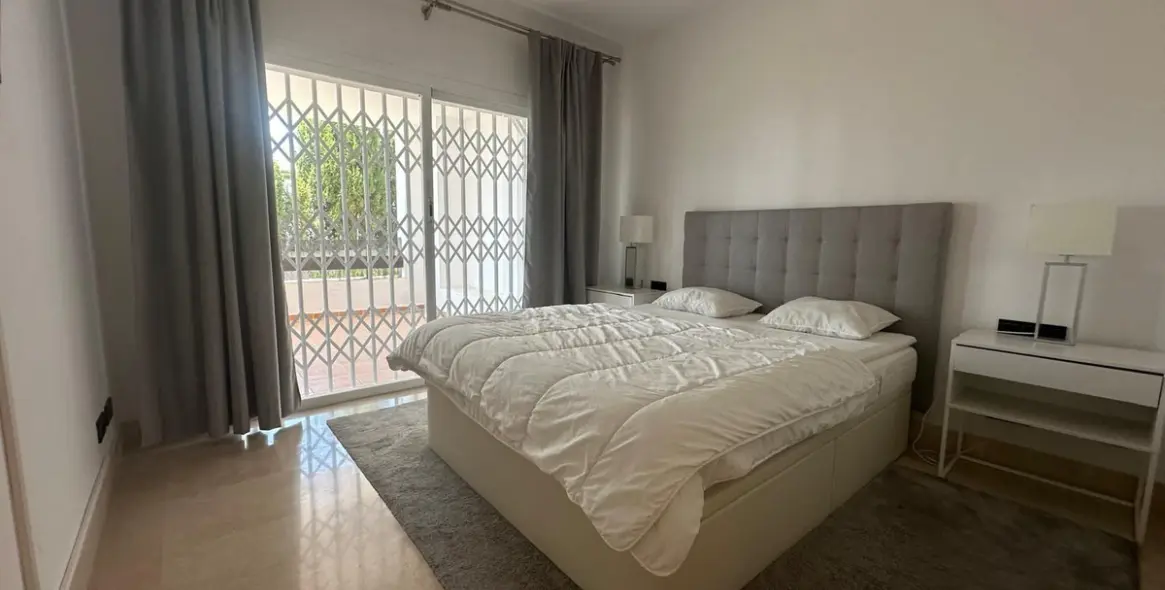Sale of ground floor apartment in Nueva Andalucía 4