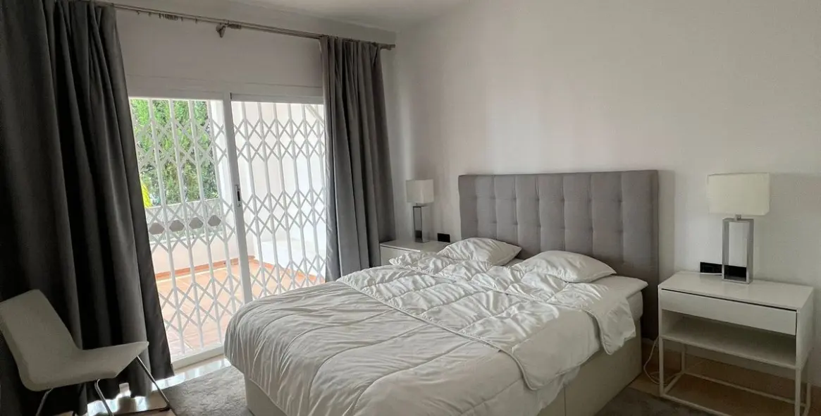 Sale of ground floor apartment in Nueva Andalucía 18