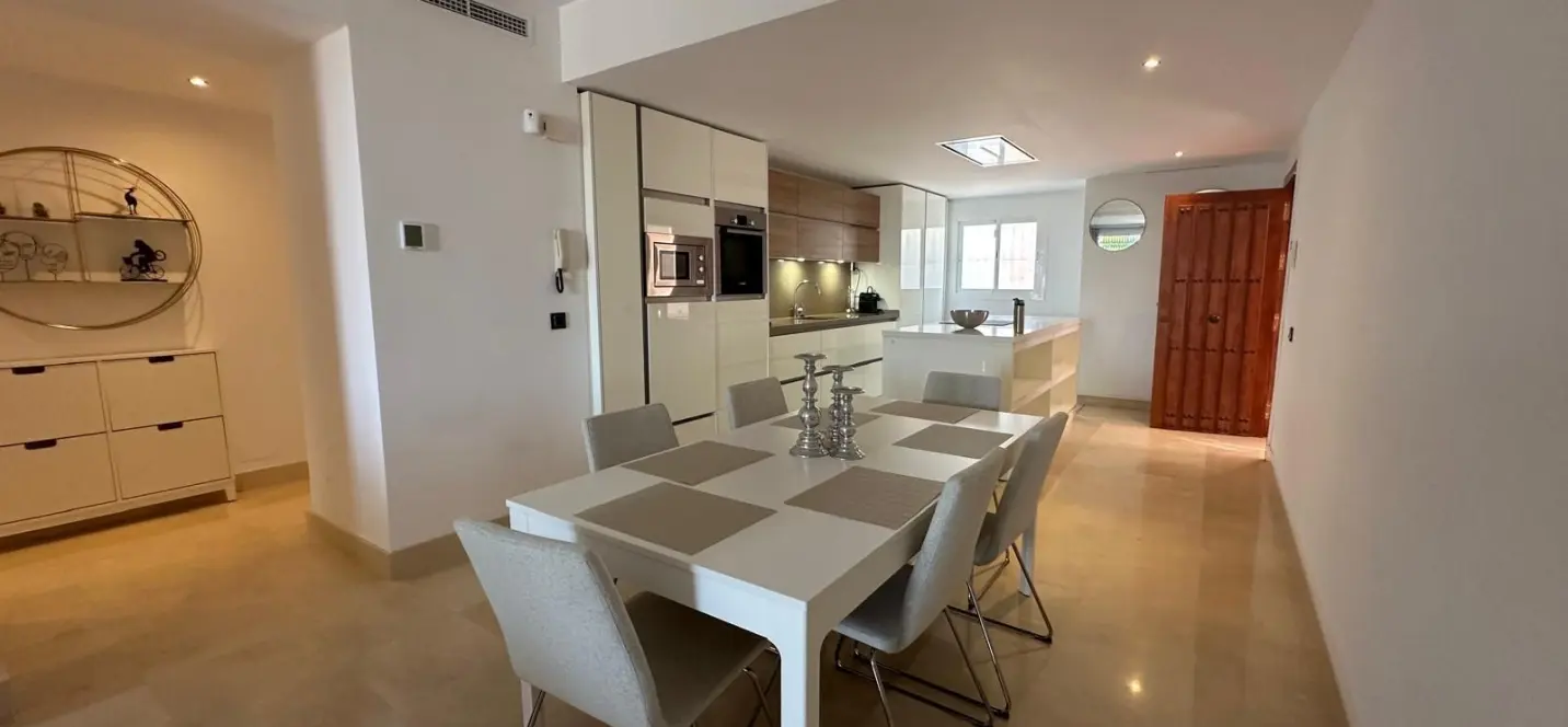 Venta de apartamento en planta baja en Nueva Andalucía 2