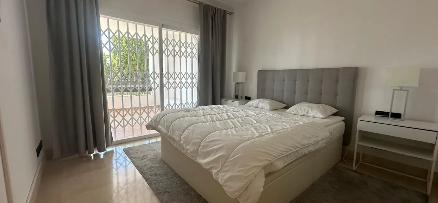 Venta de apartamento en planta baja en Nueva Andalucía 3