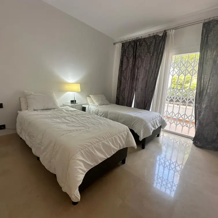 Venta de apartamento en planta baja en Nueva Andalucía