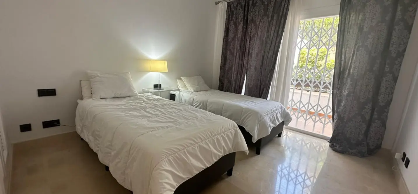 Venta de apartamento en planta baja en Nueva Andalucía 4