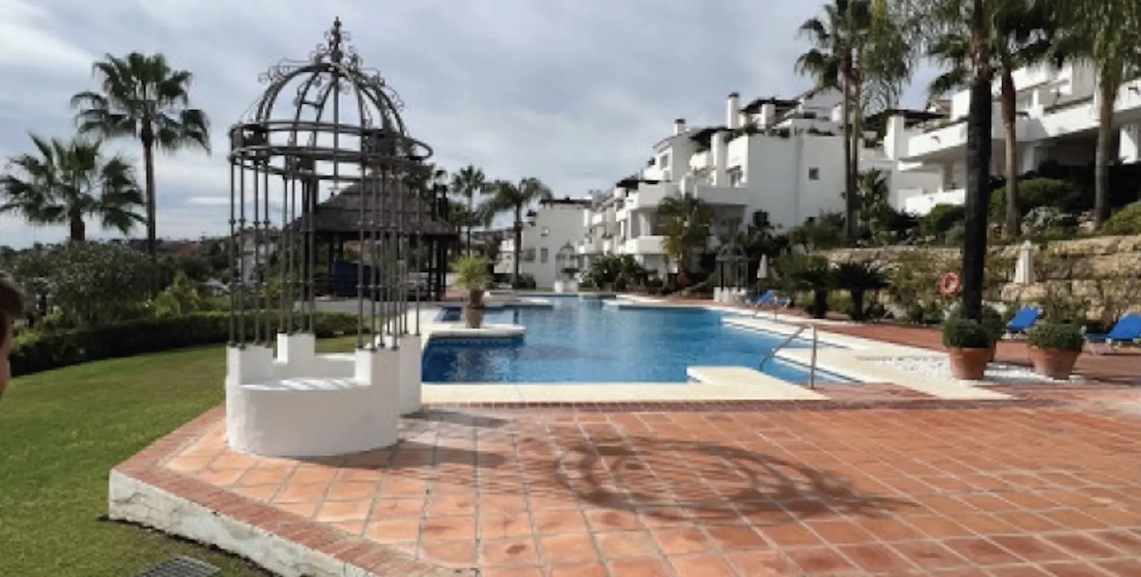 Sale of ground floor apartment in Nueva Andalucía 11