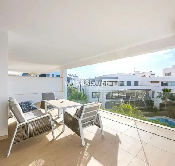 Продажа апартаментов на среднем этаже в Selwo